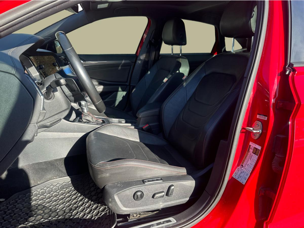 2019 Volkswagen Jetta - Image 10