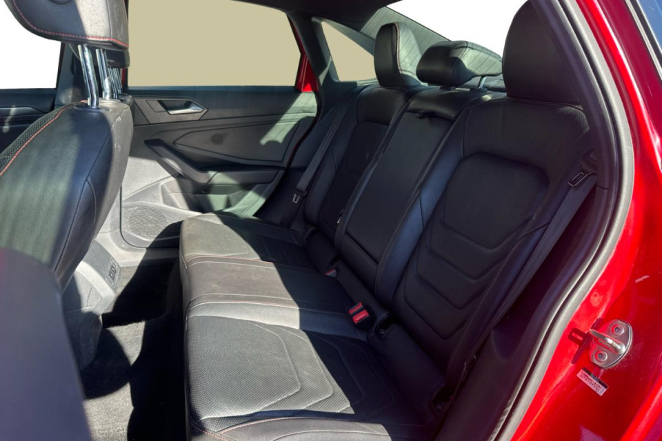 2019 Volkswagen Jetta - Image 11