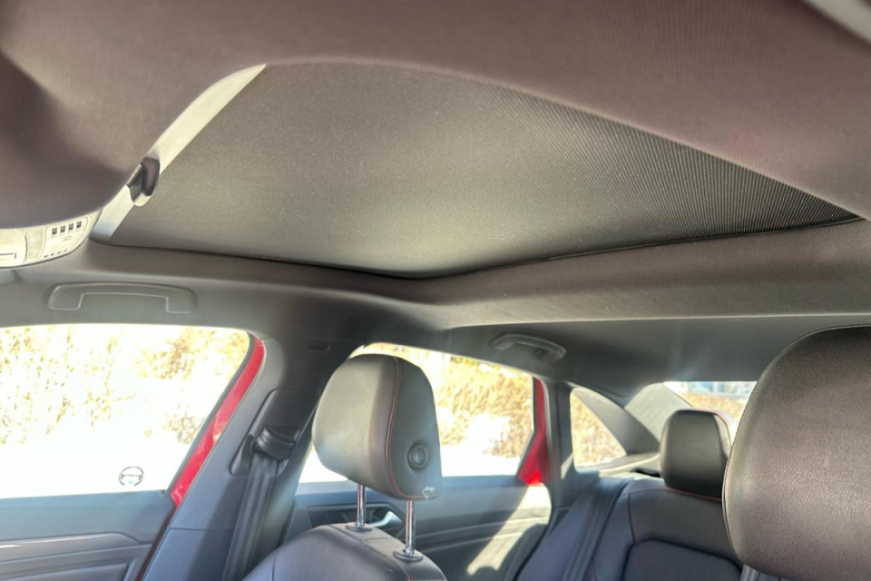 2019 Volkswagen Jetta - Image 16