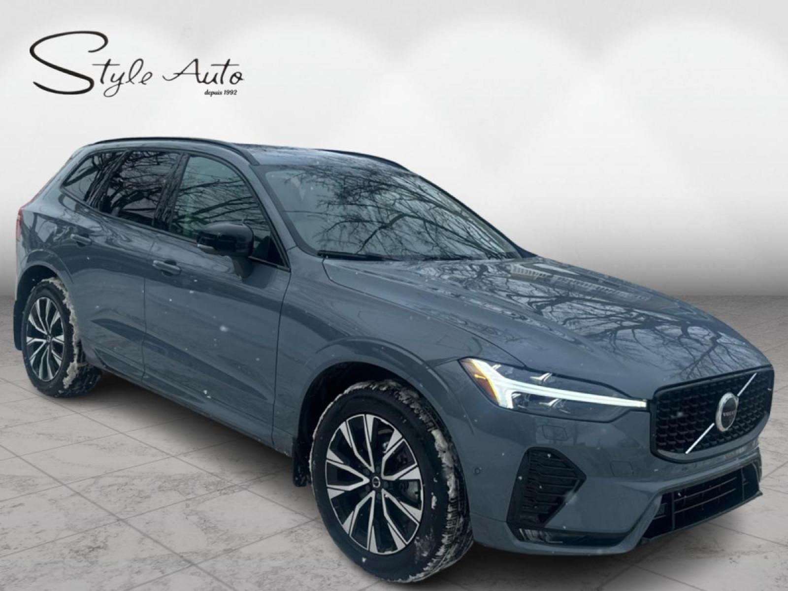 2023 Volvo XC60 - Image 3