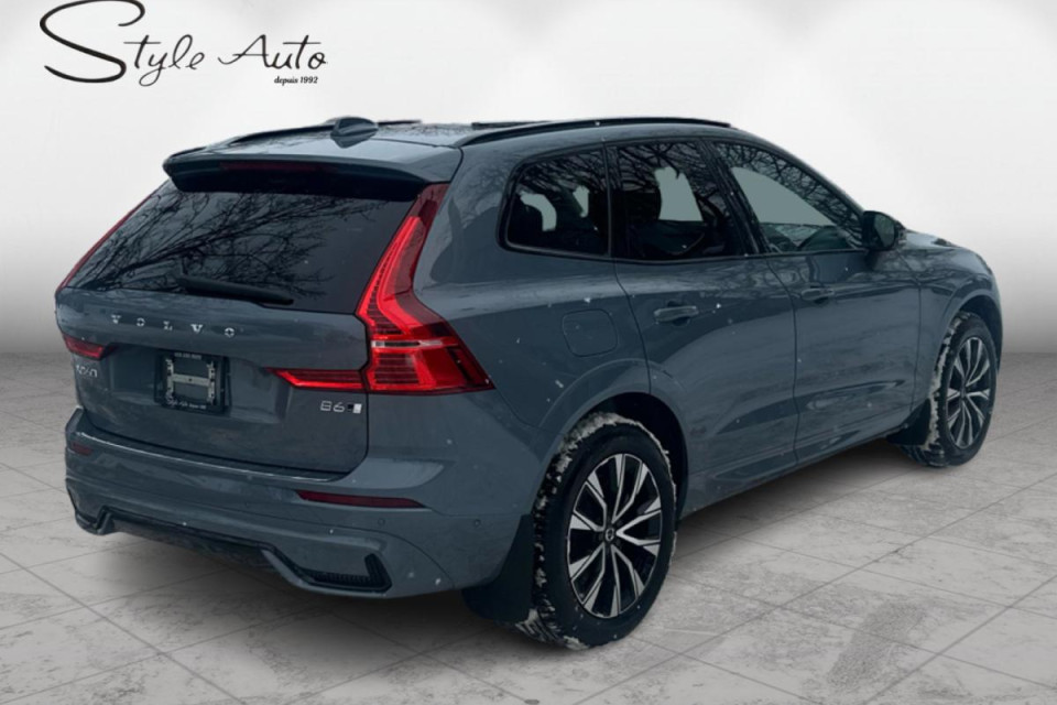2023 Volvo XC60 - Image 7