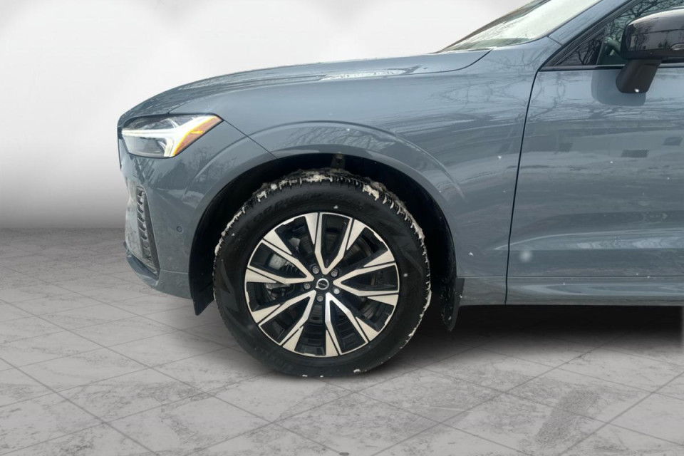 2023 Volvo XC60 - Image 9