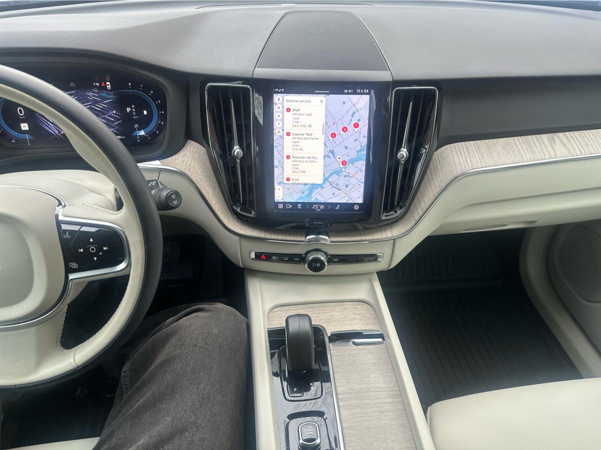 2023 Volvo XC60 - Image 13