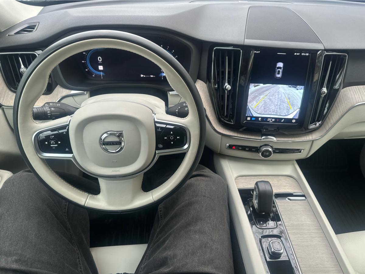 2023 Volvo XC60 - Image 14