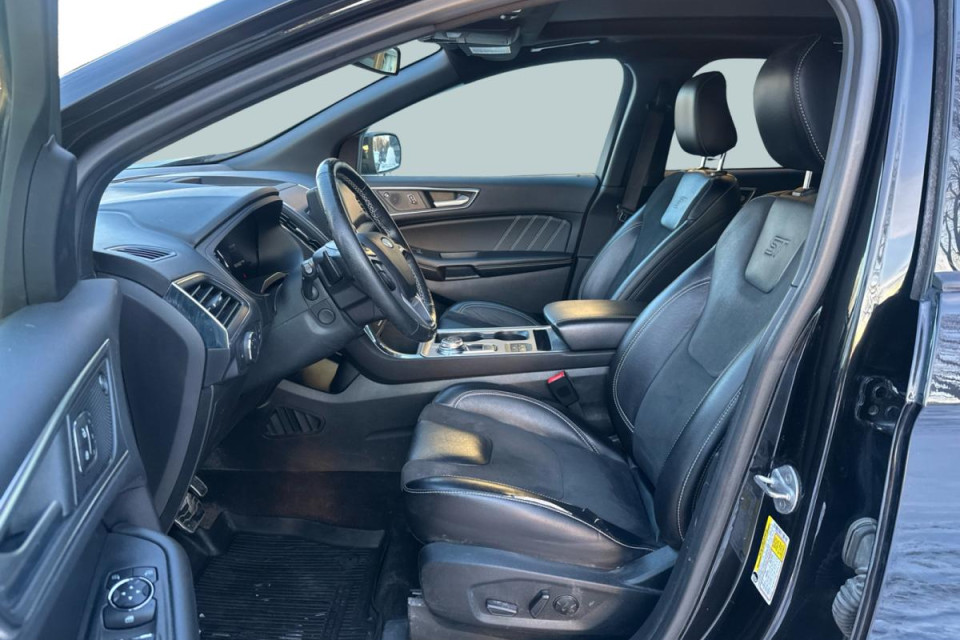 2022 Ford Edge - Image 11