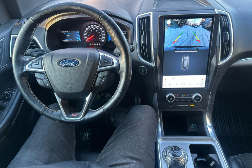 2022 Ford Edge - Image 15