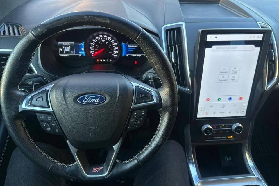 2022 Ford Edge - Image 16
