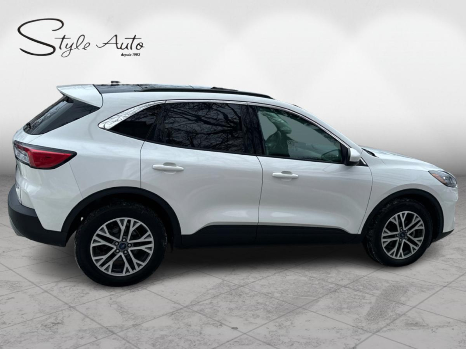 2022 Ford Escape - Image 6