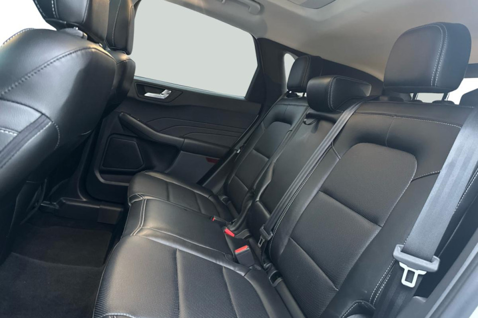 2022 Ford Escape - Image 11