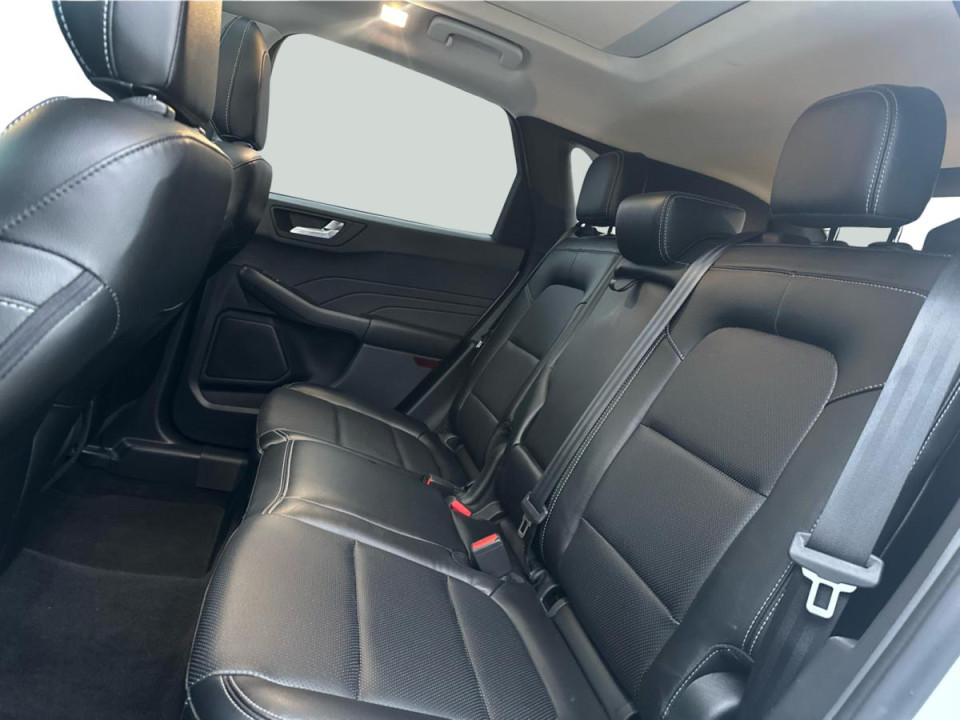 2022 Ford Escape - Image 11