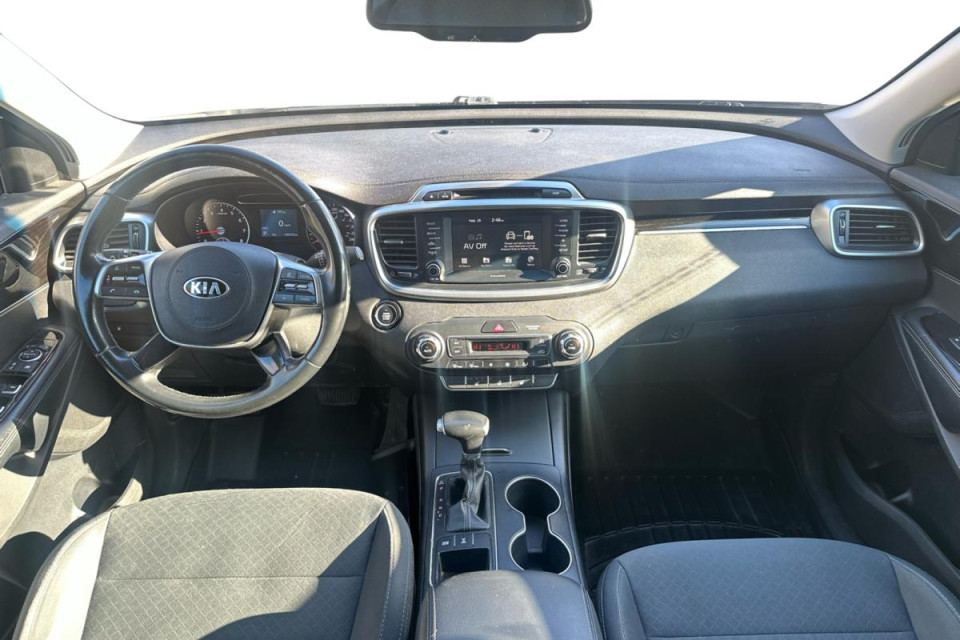 2019 Kia Sorento - Image 11