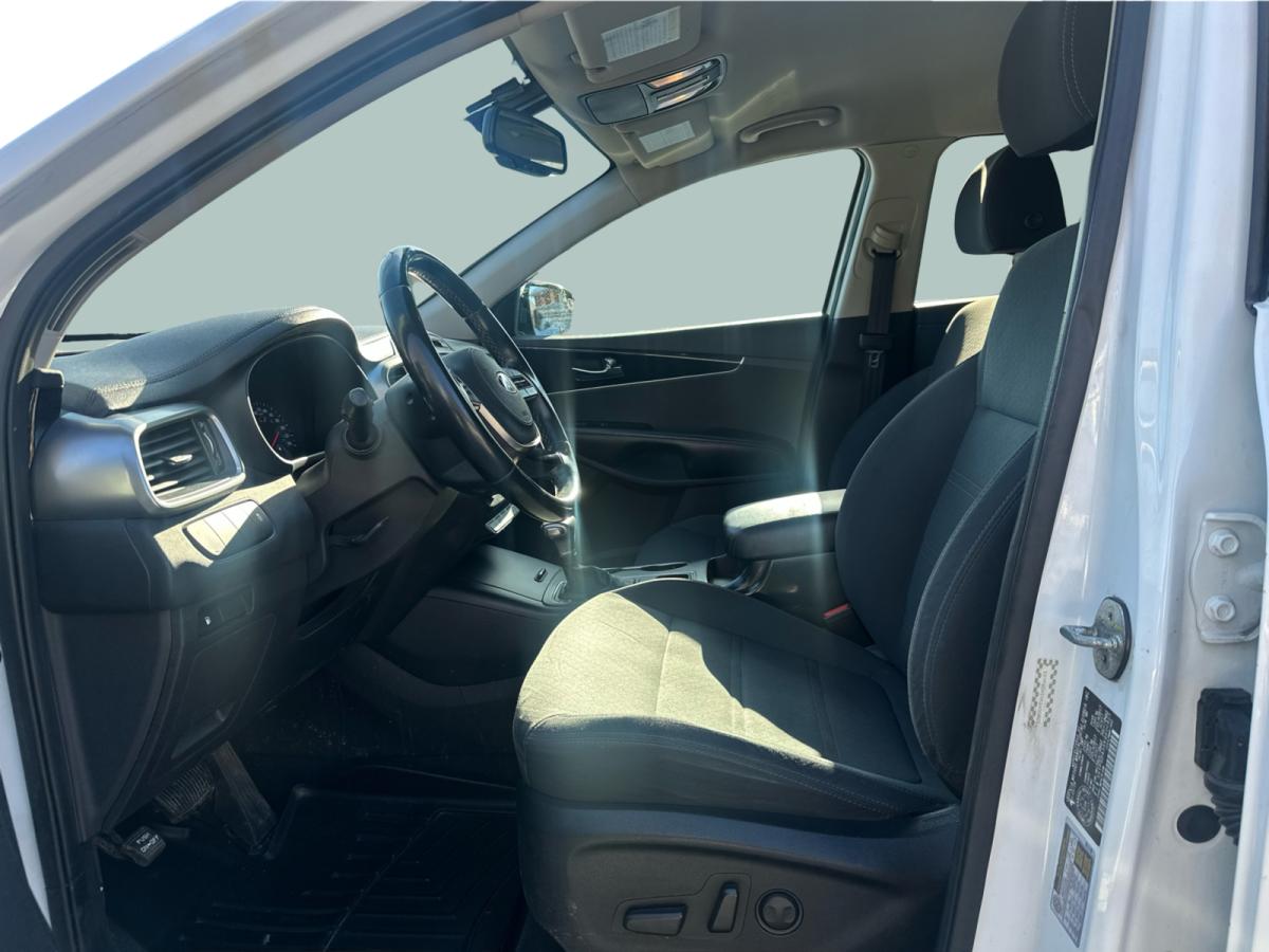 2019 Kia Sorento - Image 14