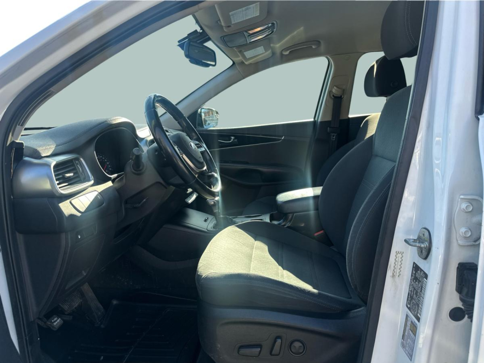 2019 Kia Sorento - Image 14