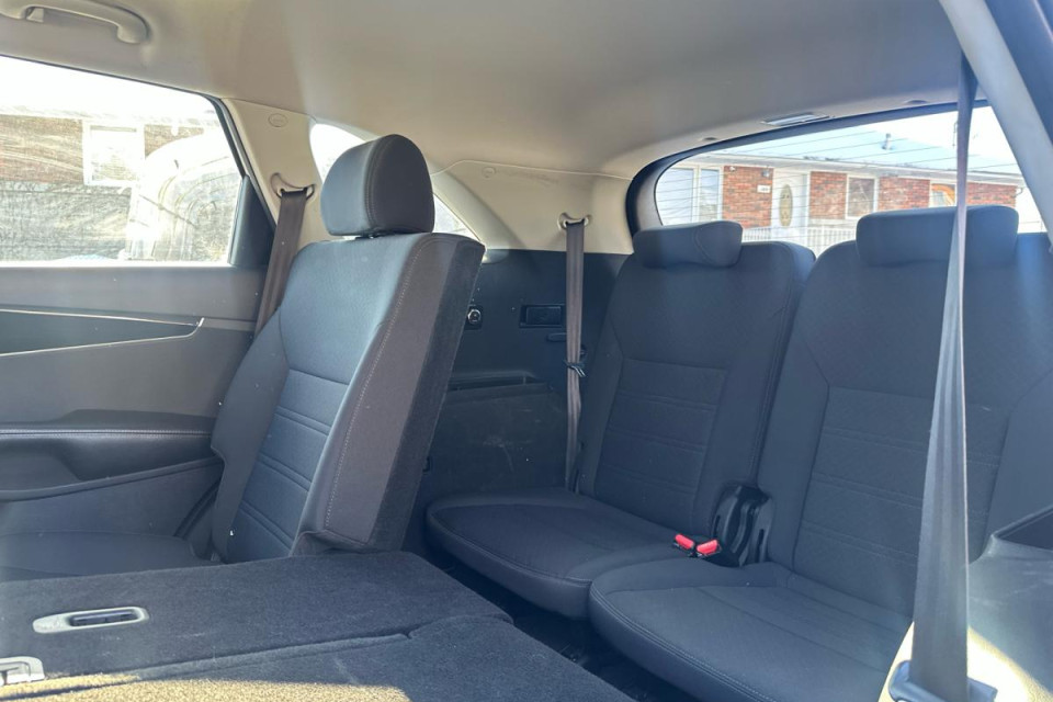 2019 Kia Sorento - Image 16