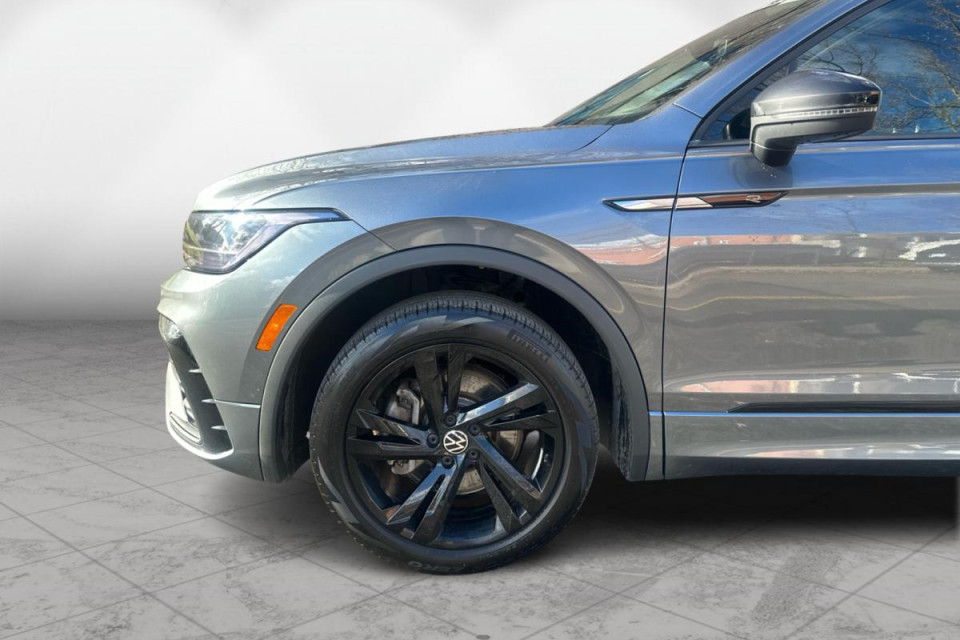 2023 Volkswagen Tiguan - Image 30