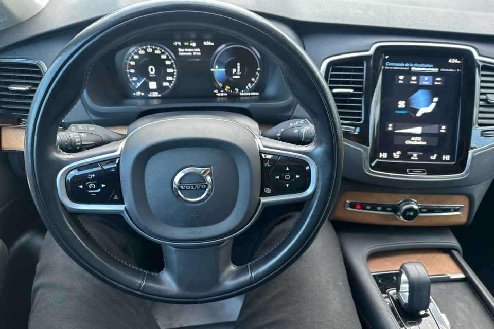 2022 Volvo XC90 - Image 16