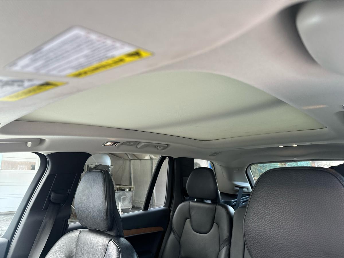 2022 Volvo XC90 - Image 19