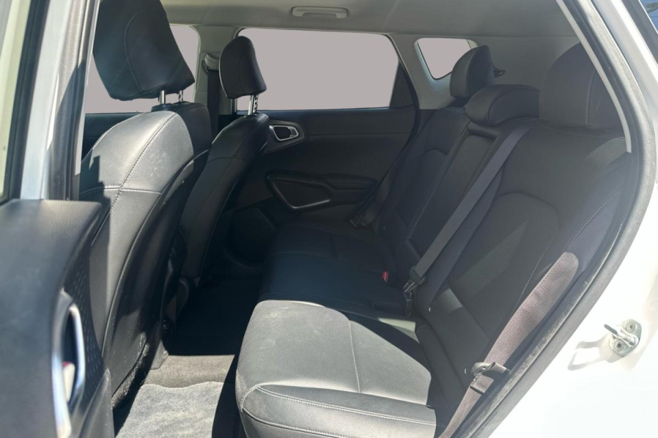 2020 Kia Soul EV - Image 13