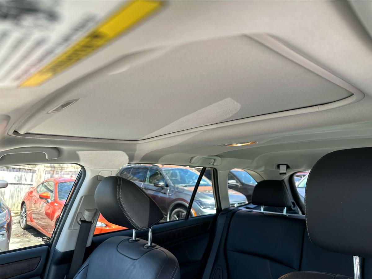2018 Subaru Outback - Image 17