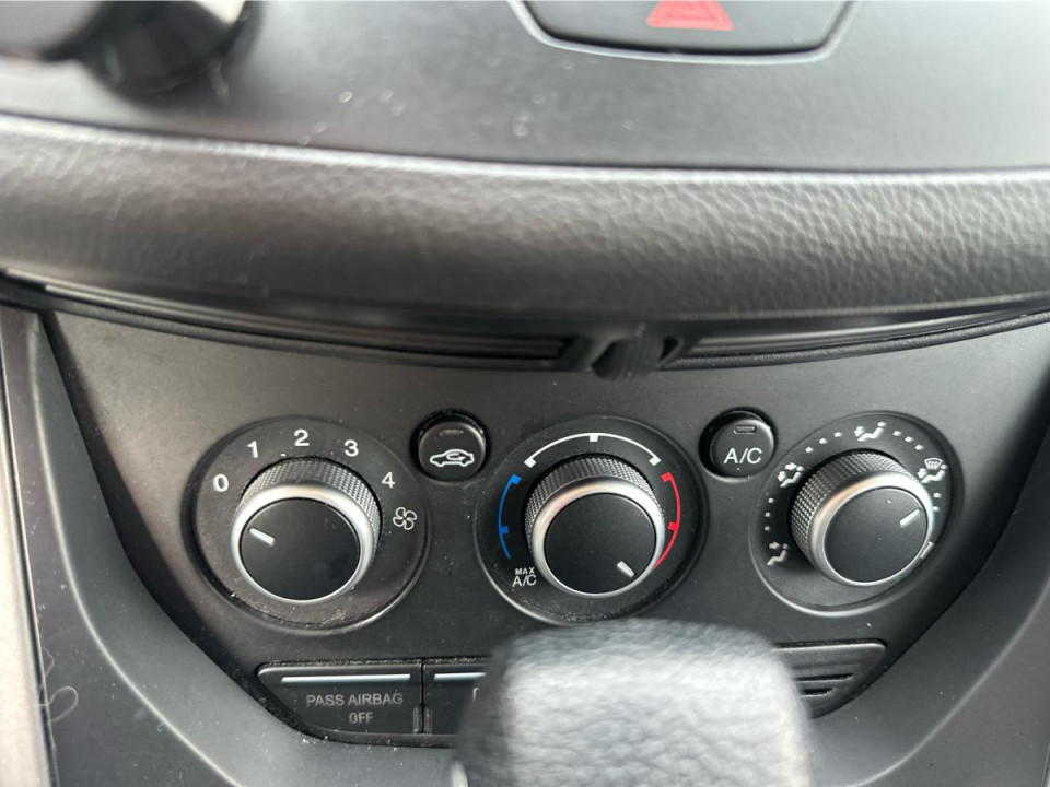 2015 Ford Escape - Image 12