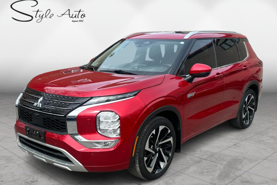 2024 Mitsubishi Outlander - Image 2