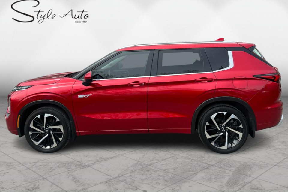 2024 Mitsubishi Outlander - Image 9