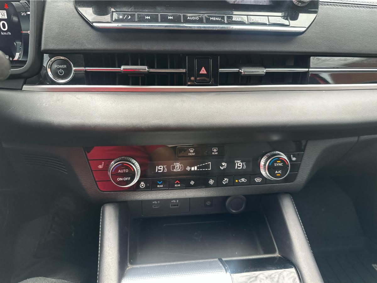 2024 Mitsubishi Outlander - Image 18