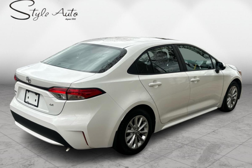2022 Toyota Corolla - Image 5