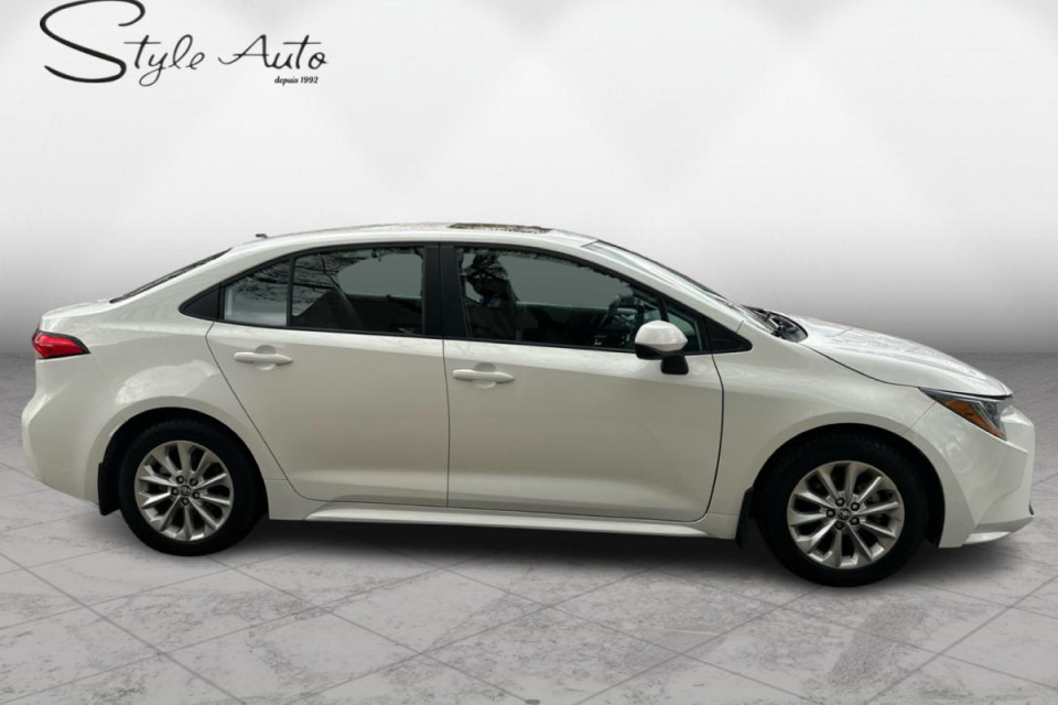 2022 Toyota Corolla - Image 6