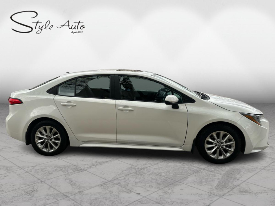 2022 Toyota Corolla - Image 5