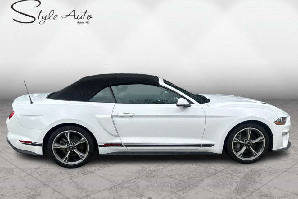 2022 Ford Mustang - Image 5