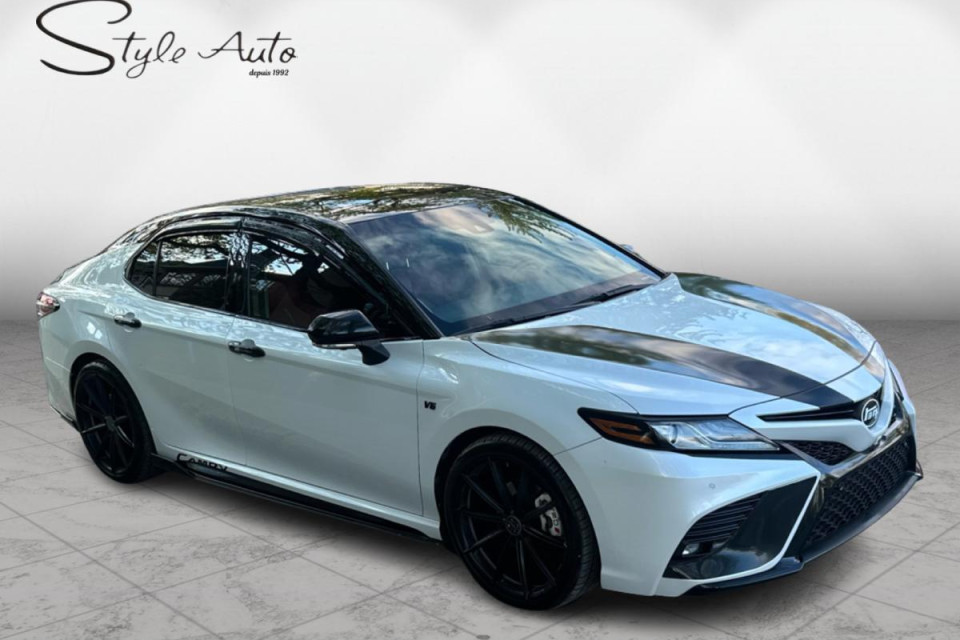 2018 Toyota Camry - Image 4