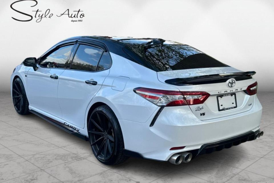 2018 Toyota Camry - Image 8