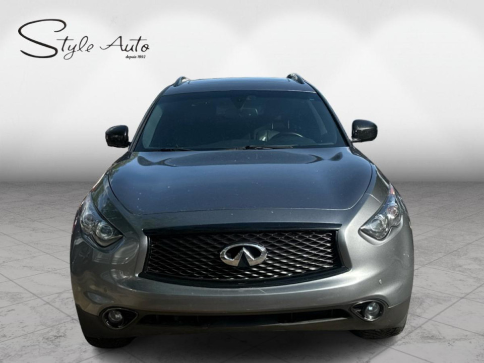 2017 Infiniti QX70 - Image 2