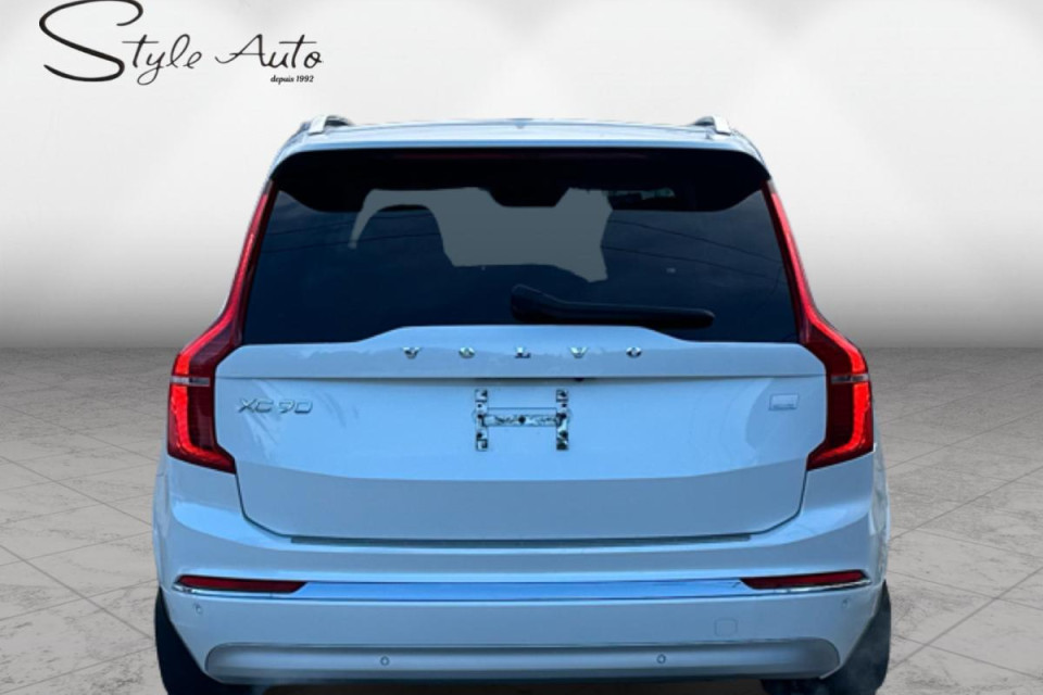 2022 Volvo XC90 - Image 26