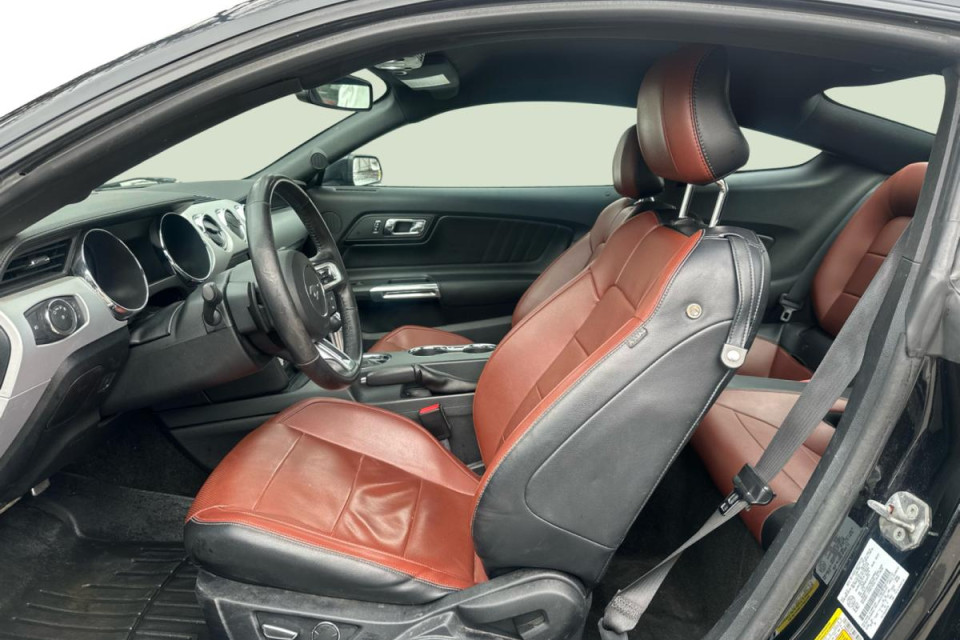 2015 Ford Mustang - Image 33
