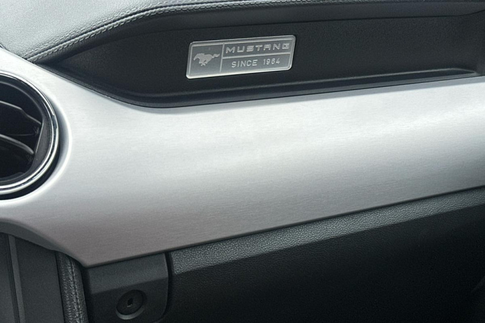 2015 Ford Mustang - Image 37