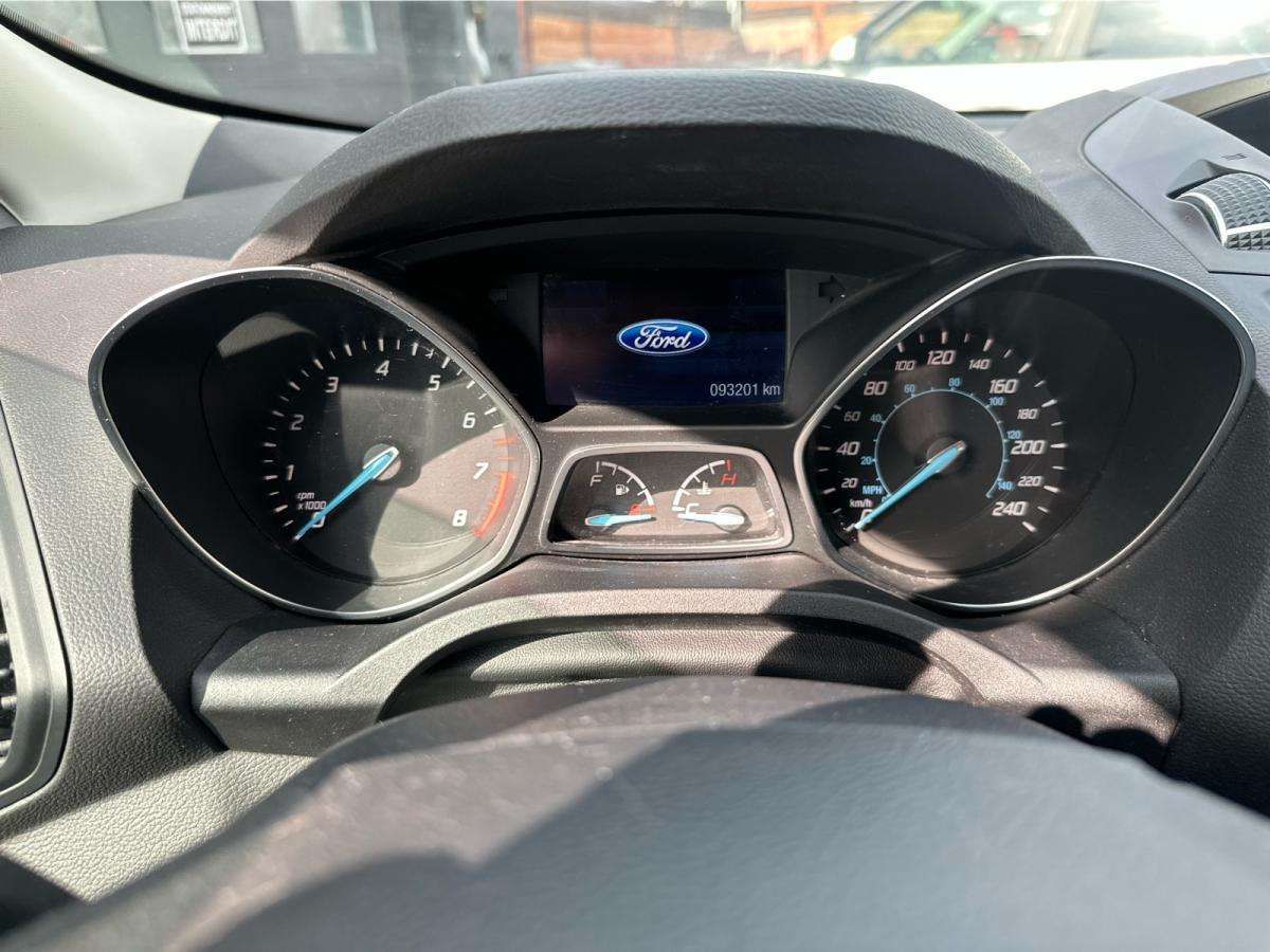 2015 Ford Escape - Image 30