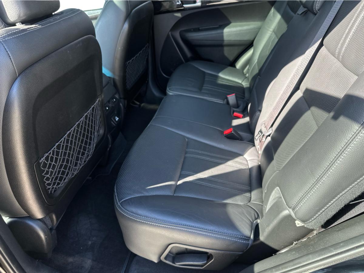 2015 Kia Sorento - Image 35