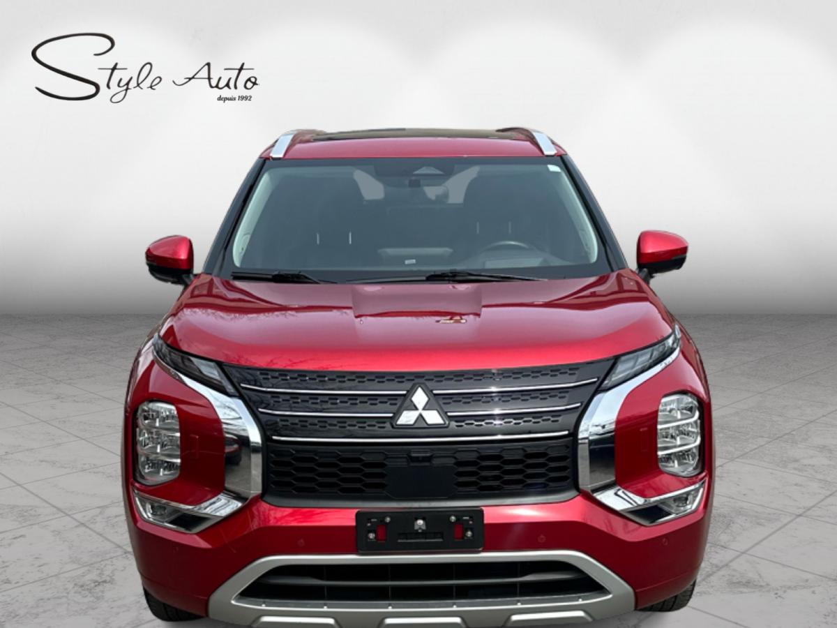 2024 Mitsubishi Outlander - Image 25