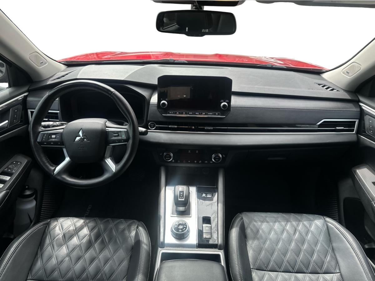 2024 Mitsubishi Outlander - Image 33