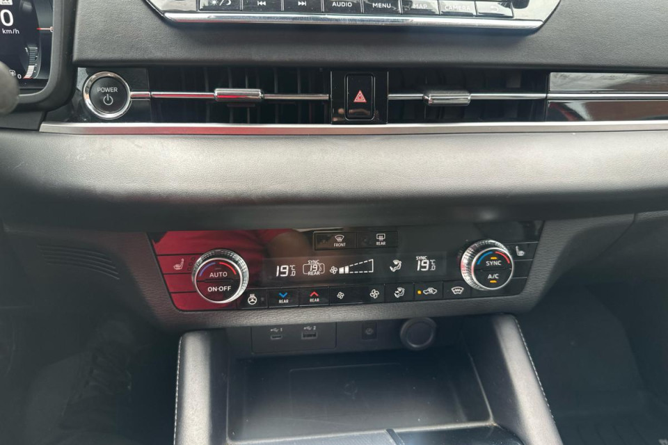 2024 Mitsubishi Outlander - Image 40