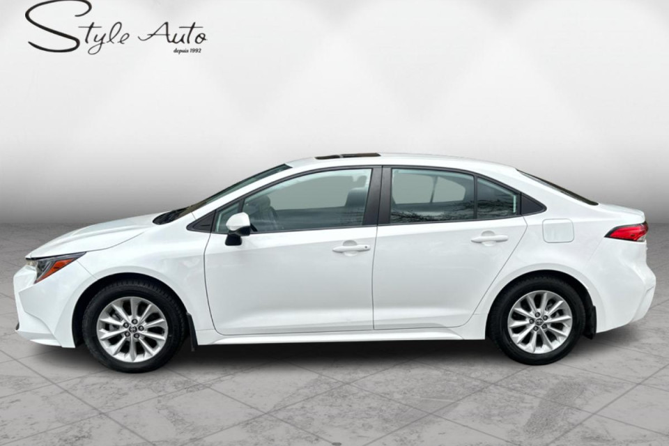 2022 Toyota Corolla - Image 27
