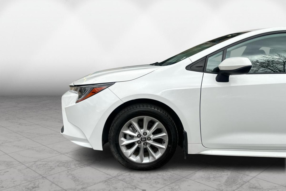 2022 Toyota Corolla - Image 28