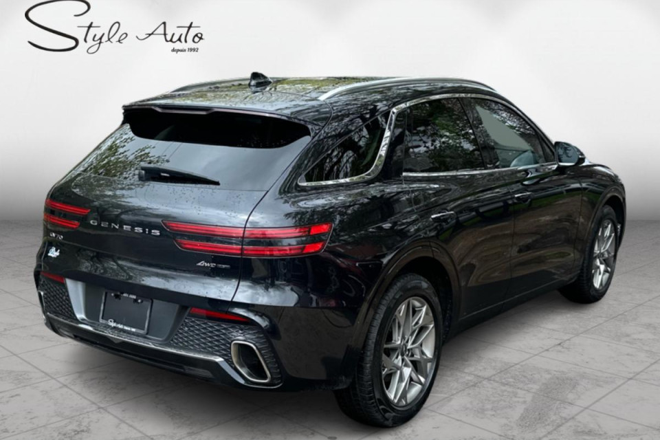 2022 Genesis GV70 - Image 25