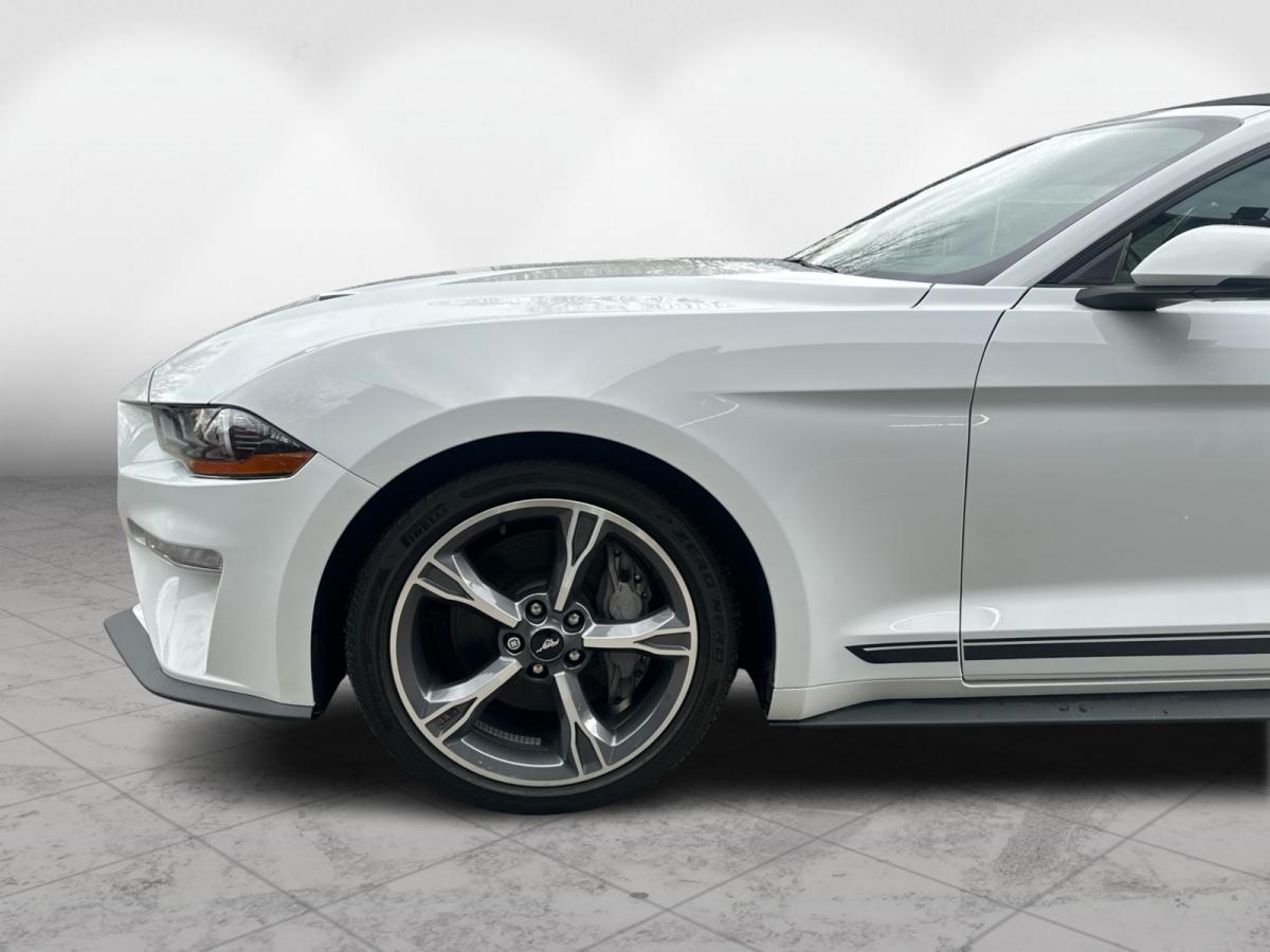 2022 Ford Mustang - Image 30