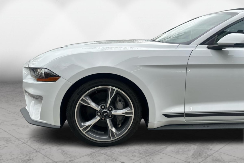 2022 Ford Mustang - Image 30