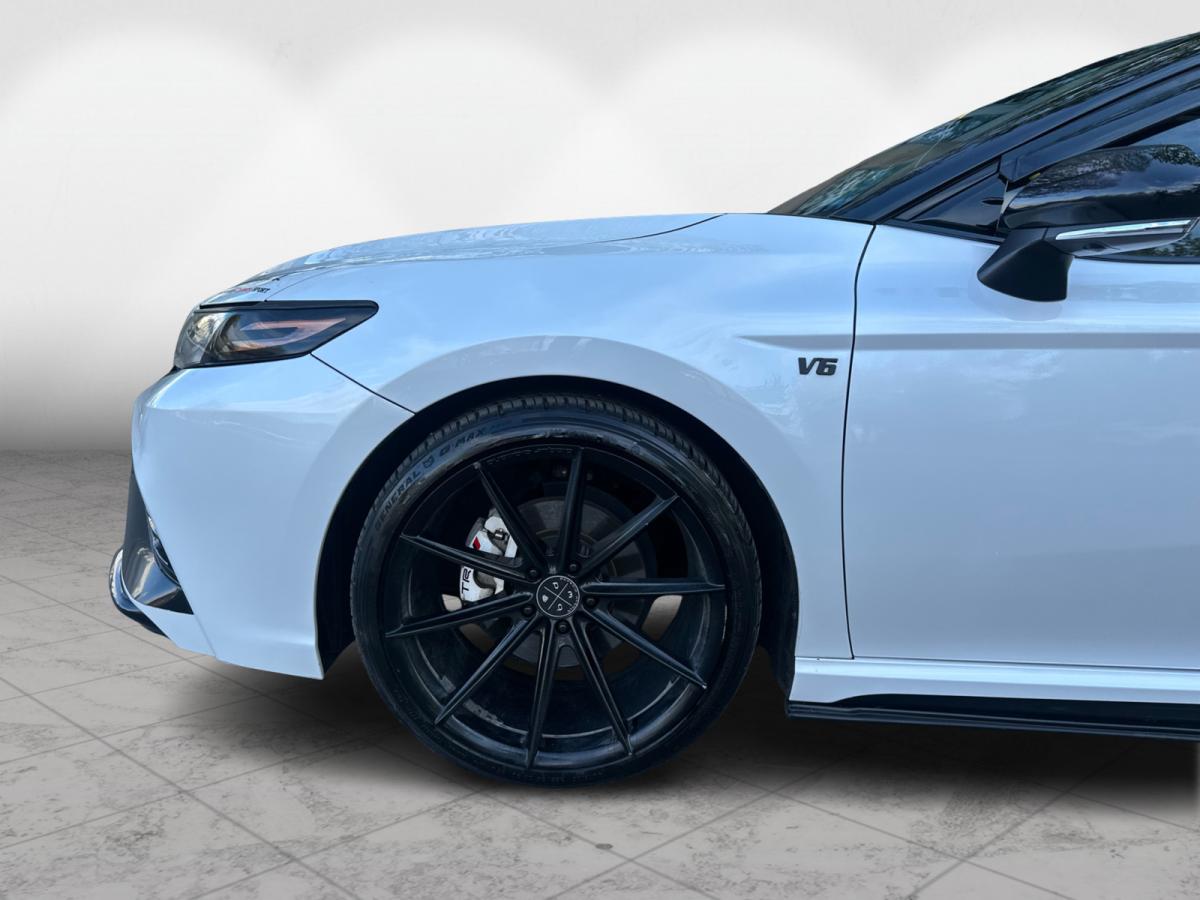 2018 Toyota Camry - Image 30