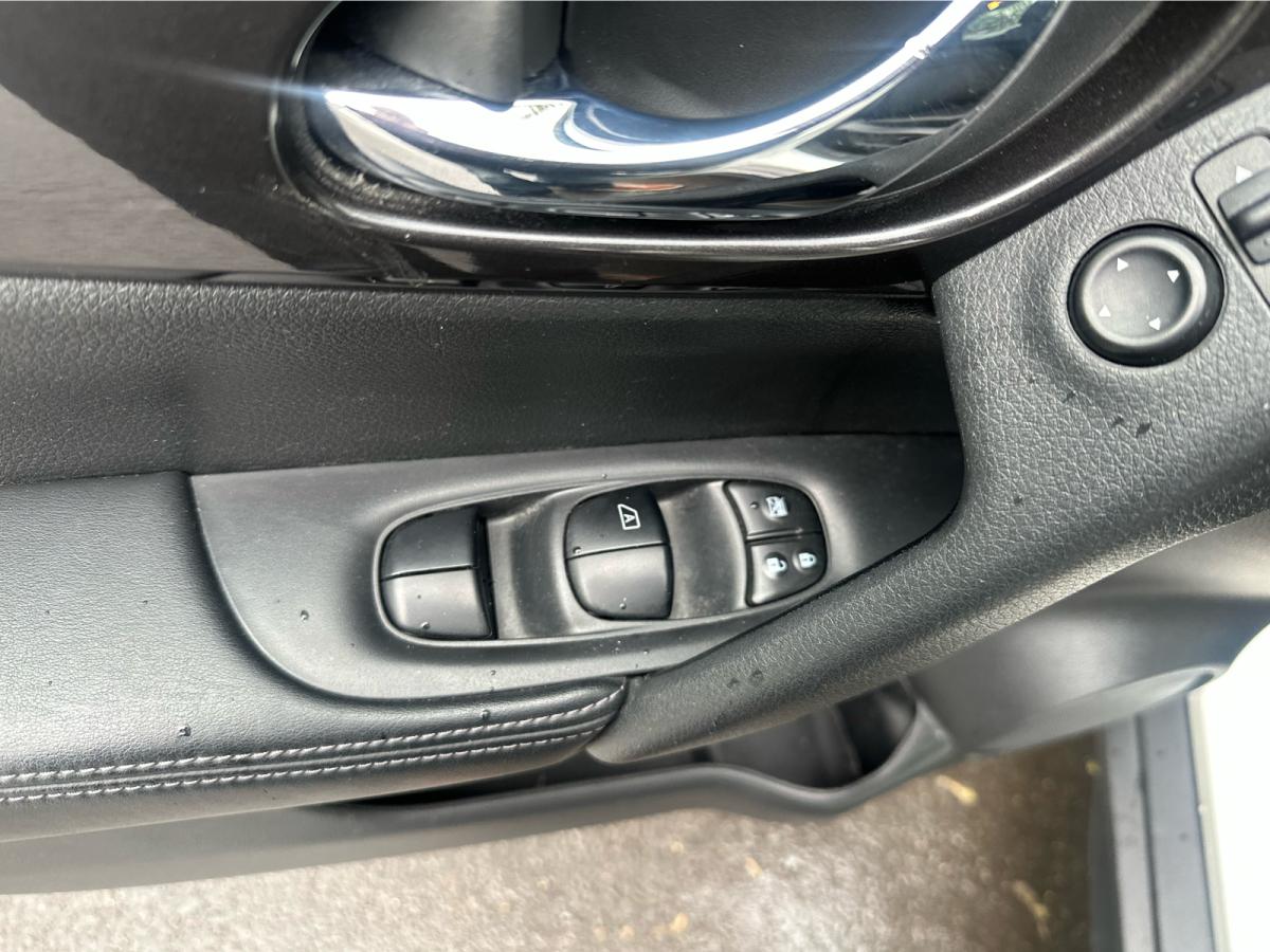 2020 Nissan Rogue - Image 14
