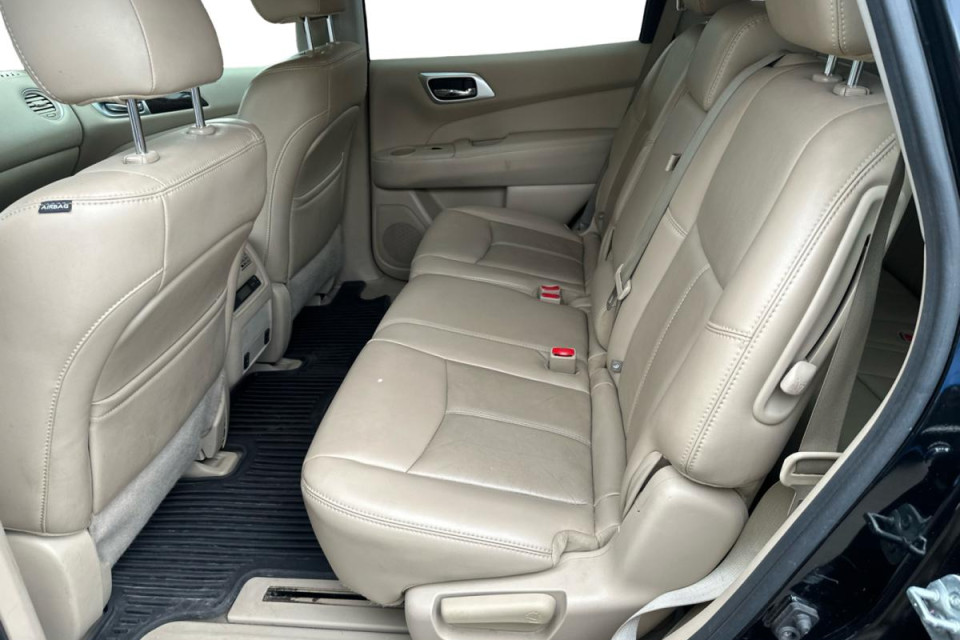 2014 Nissan Pathfinder - Image 11